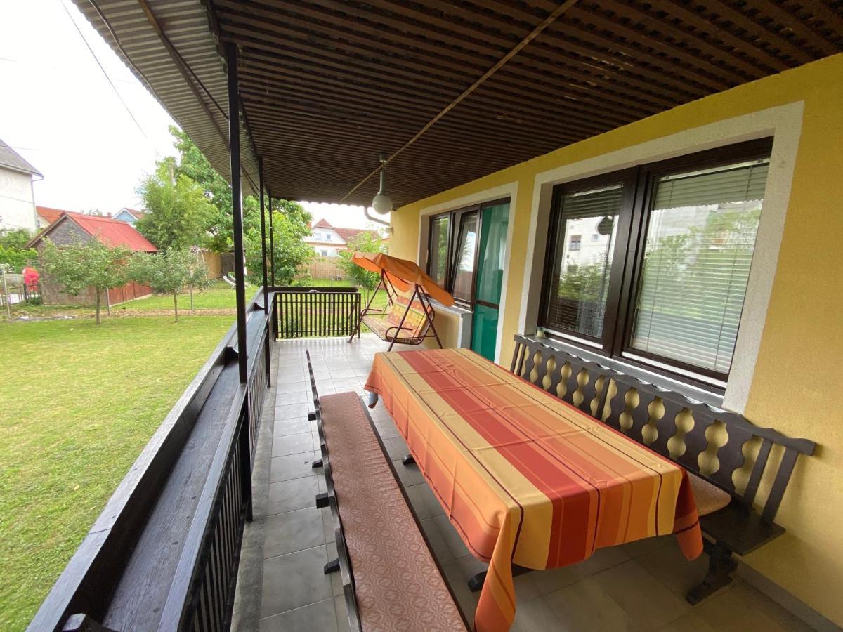 Gyoengyvirag Apartman Lenti Bagian luar foto