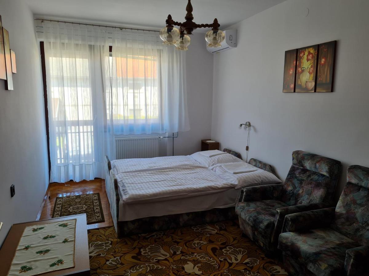 Gyoengyvirag Apartman Lenti Bagian luar foto