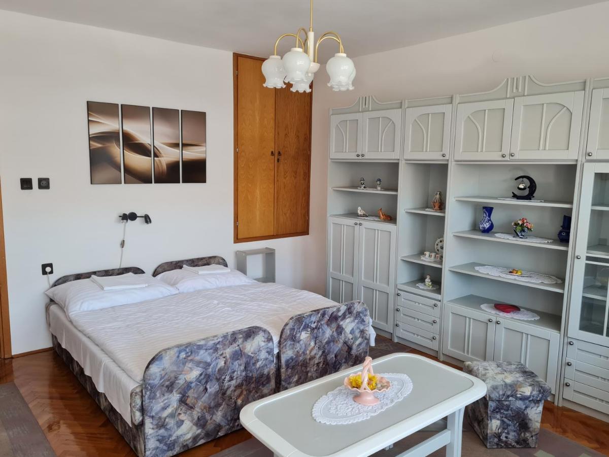 Gyoengyvirag Apartman Lenti Bagian luar foto
