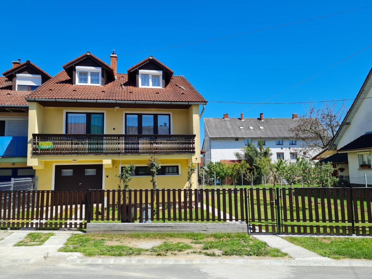 Gyoengyvirag Apartman Lenti Bagian luar foto
