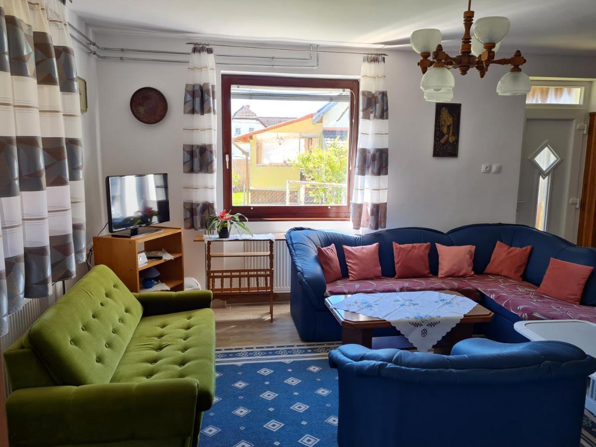 Gyoengyvirag Apartman Lenti Bagian luar foto