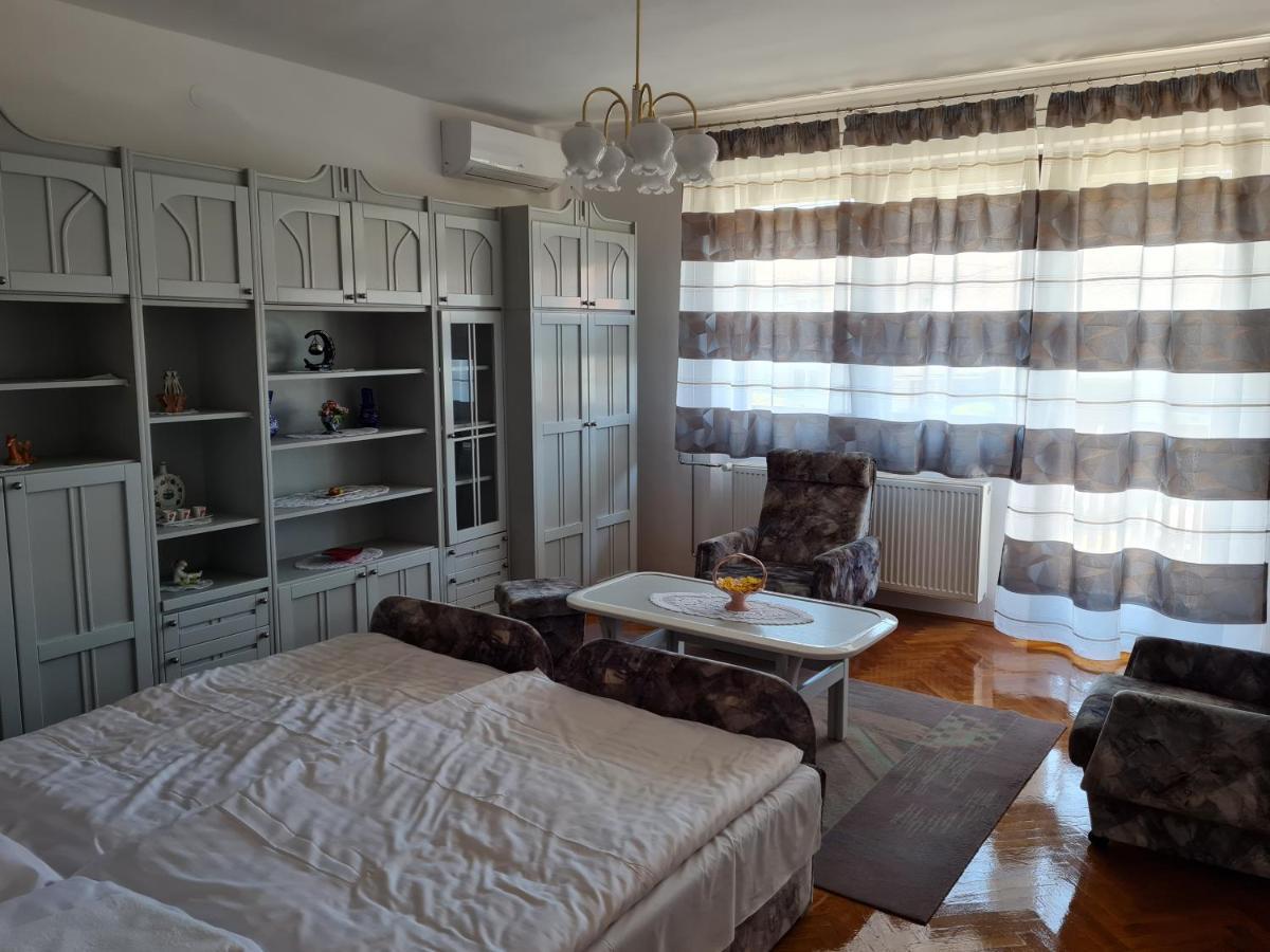 Gyoengyvirag Apartman Lenti Bagian luar foto