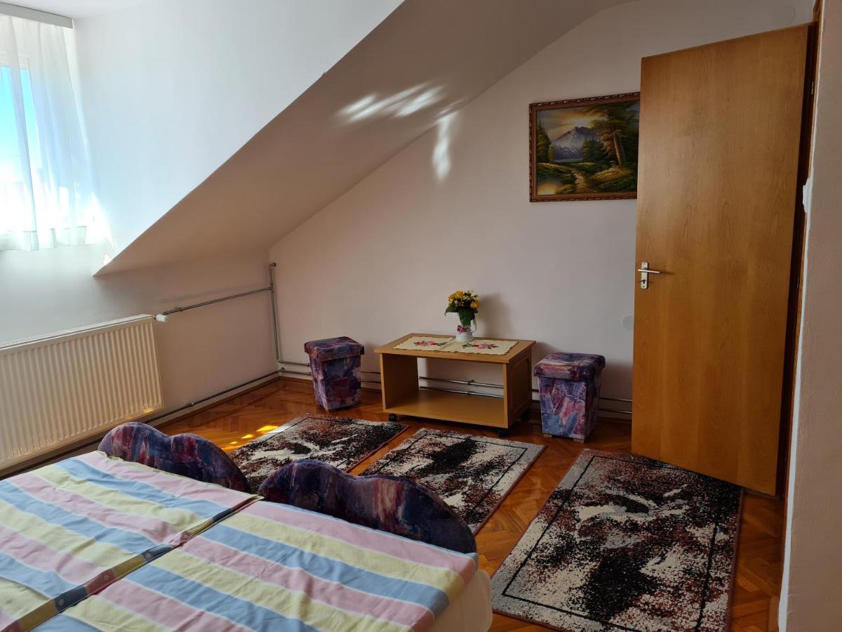 Gyoengyvirag Apartman Lenti Bagian luar foto