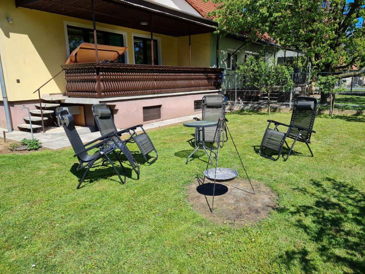 Gyoengyvirag Apartman Lenti Bagian luar foto