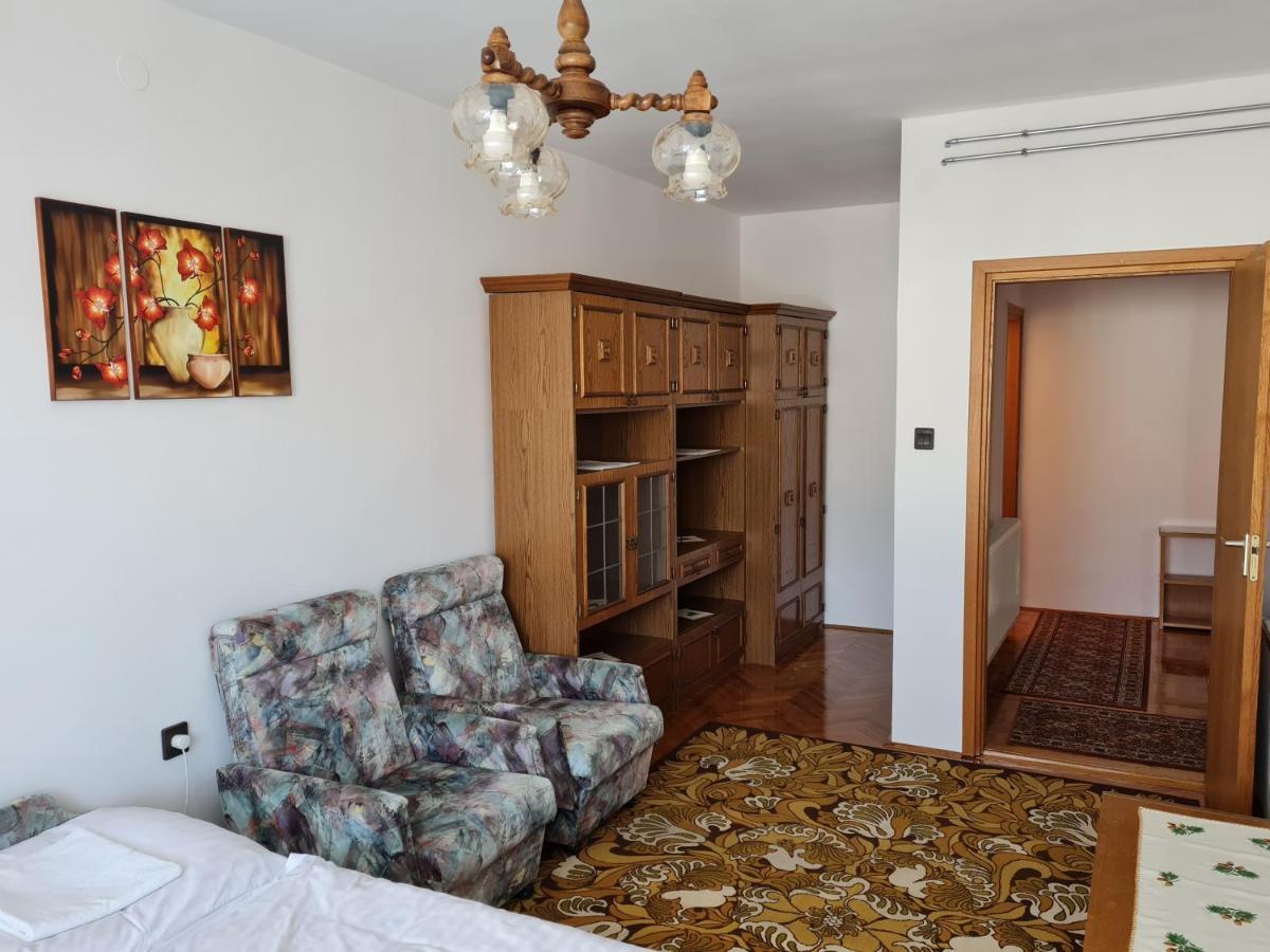 Gyoengyvirag Apartman Lenti Bagian luar foto