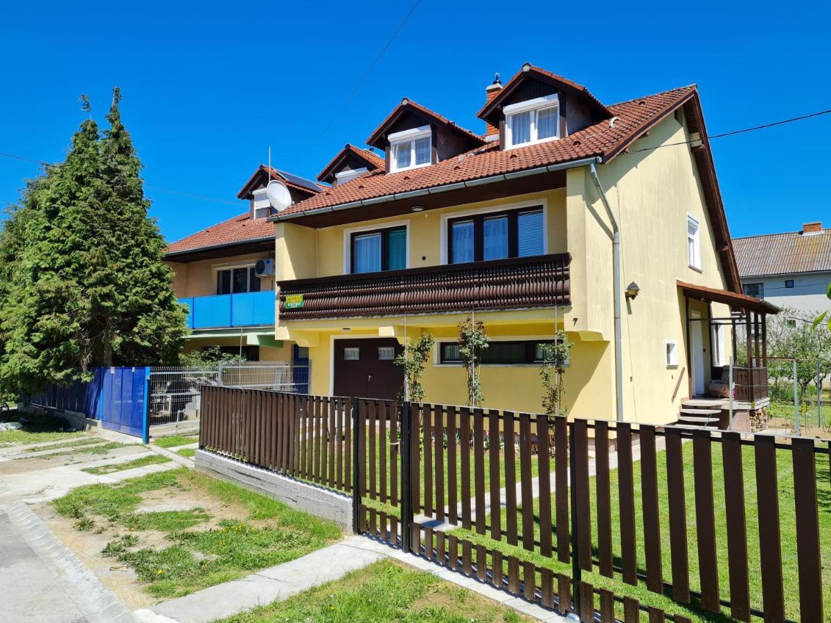Gyoengyvirag Apartman Lenti Bagian luar foto